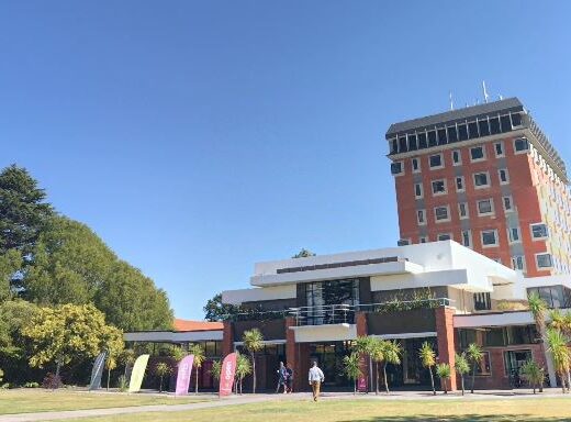 Book Video Conference Rooms in LINCOLN