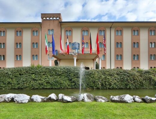 Book Video Conference Rooms in LUCCA